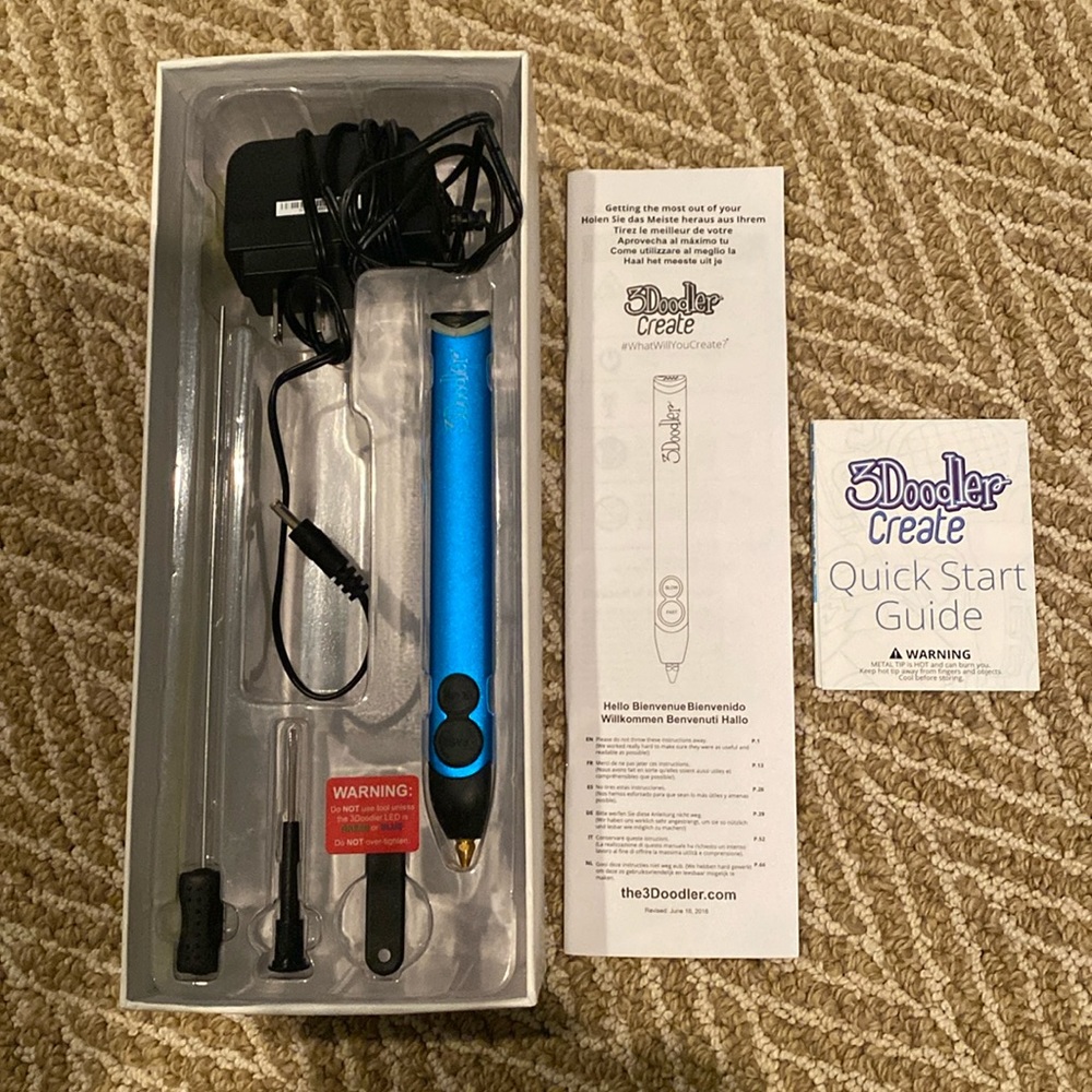 3Doodler Create with lots of extra color strips for creating/extra nozzle set